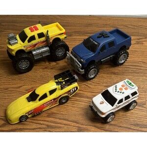 2FAST4U‎ Vintage Yellow Monster Truck Model with Sounds Lights